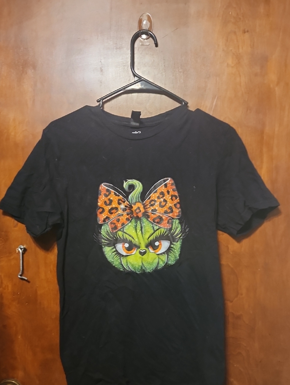 Black Tee with Green Grinch Face and Leopard Bow